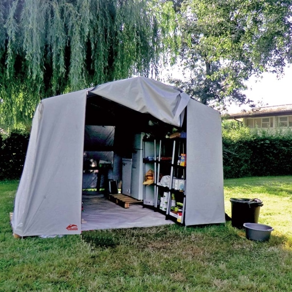 Fireproof, PVC-coated polyester fabric for maximum safety.