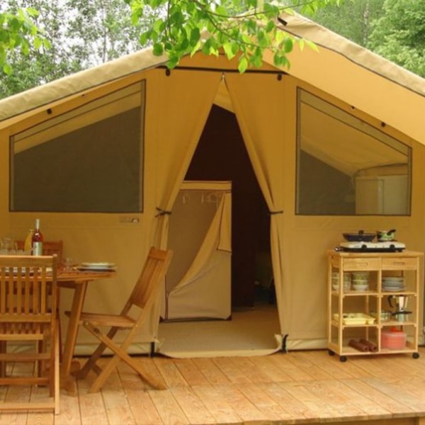 Family glamping tent Classic 400 Permanent with elegant Canadian-style design.