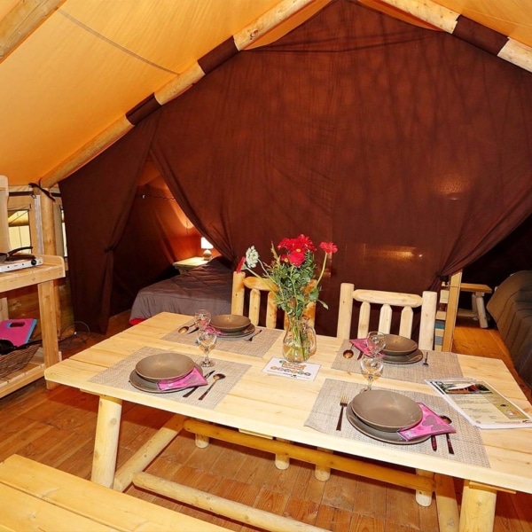 Discover the Robinson Tent: all-wood frame, year-round durability, and eco-chic glamping comfort for resorts or private escapes.